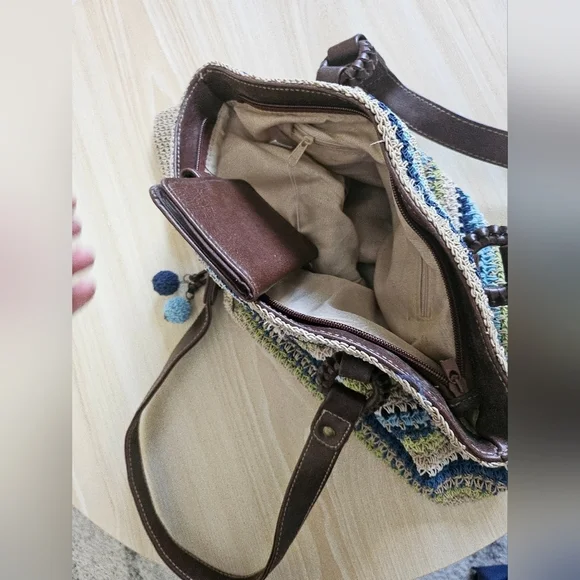 White Stag Stiped Women's Chic Crochet purse-shoulder-bags. - Picture 7 of 11